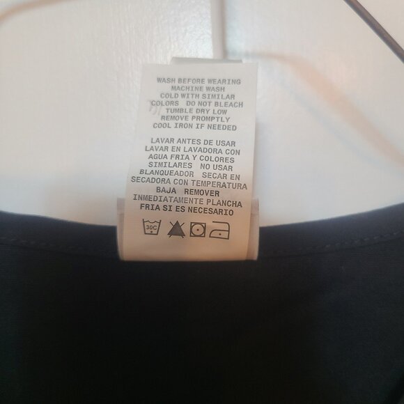 2 pack Black Vital Threads Scrubs Top Size M - Preowned - Picture 4 of 5